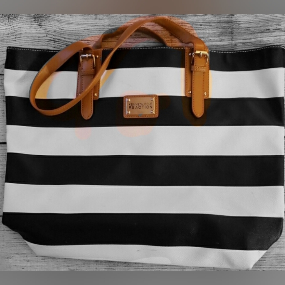 REACTION Kenneth Cole Handbag